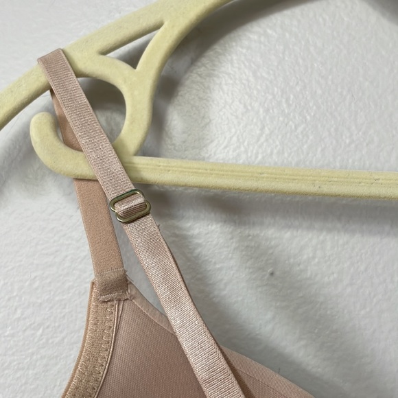 Gillian & OMalley nude colored bra with lace. Size 34C - Picture 4 of 6